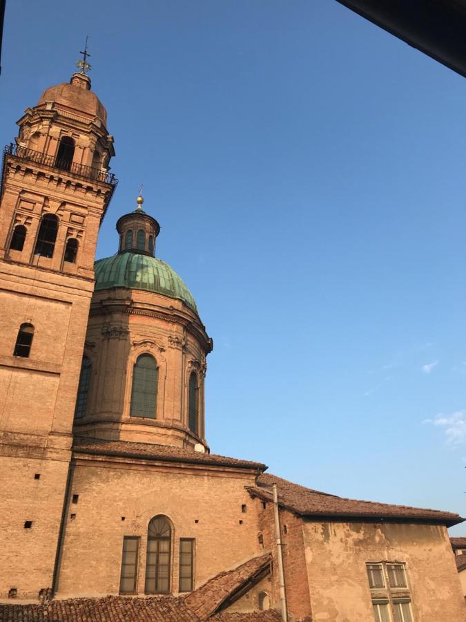 Vicolo Folletto Home Reggio Emilia Bagian luar foto